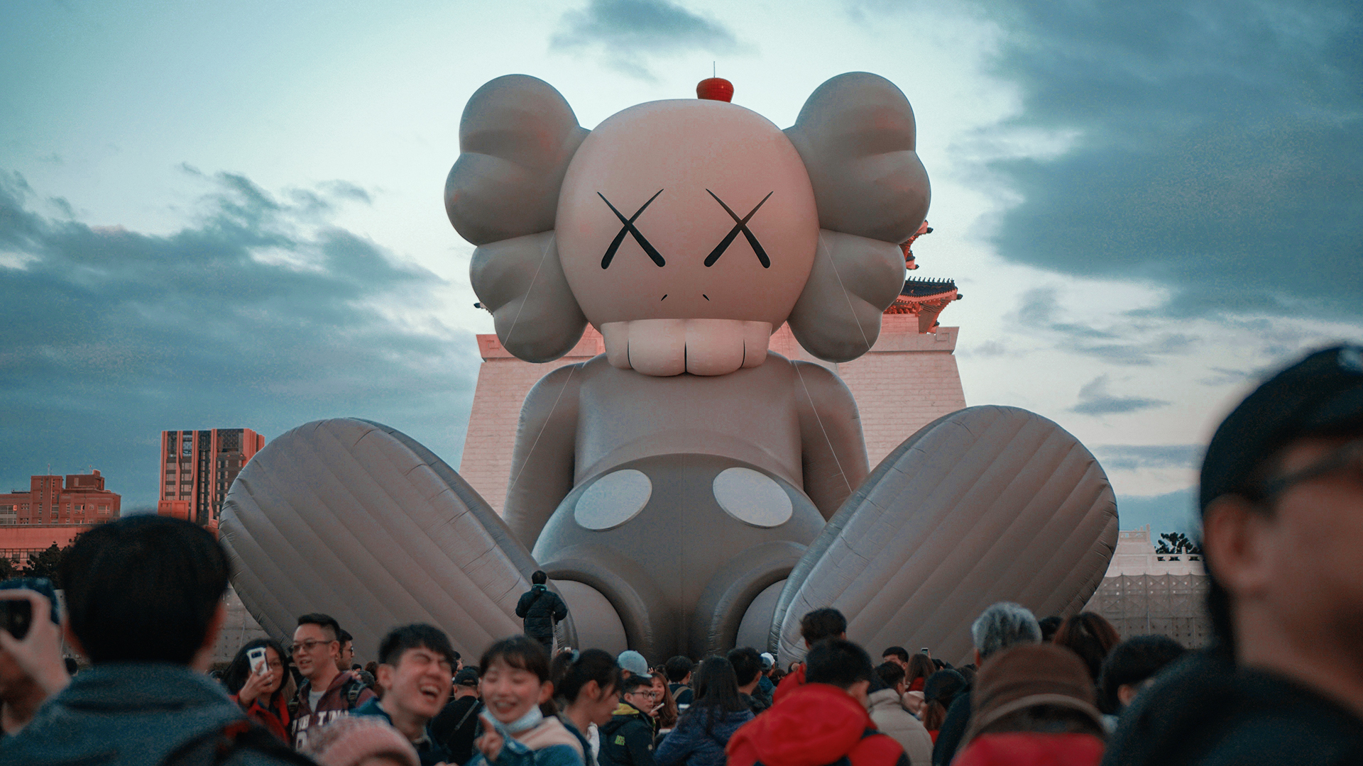 Kaws Bearbrick HD wallpaper