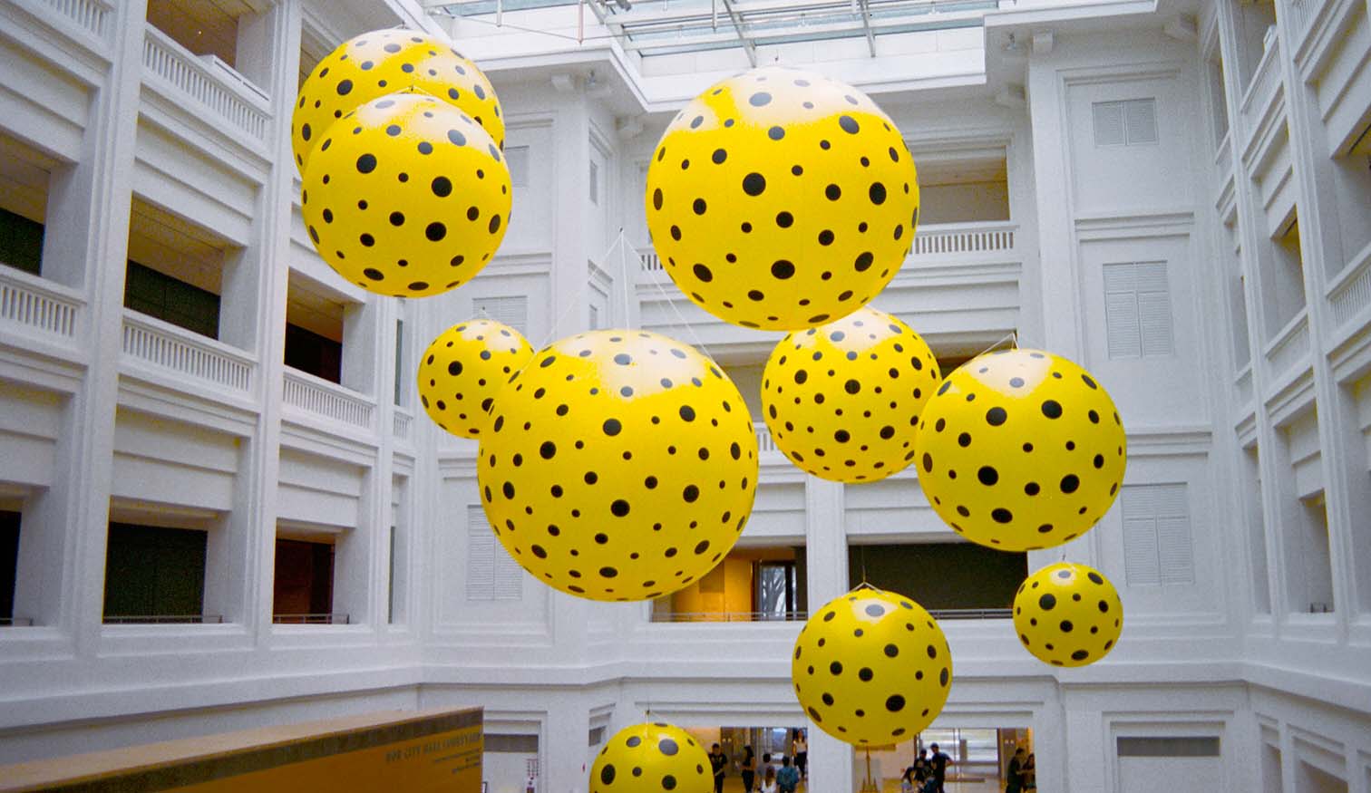 Yayoi Kusama - Dots Obsession